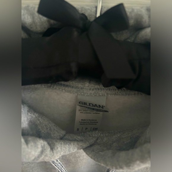 Gildan Mens Heavy Blend Hooded Sweatshirt, Heather gray, size Small - Picture 3 of 4